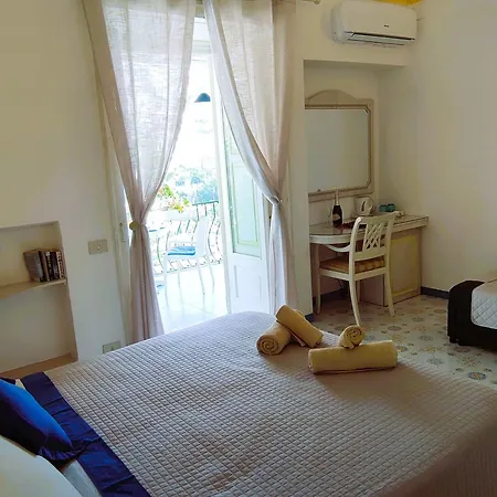 Venus Positano