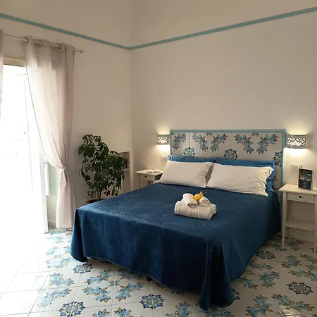 Venus 3* Positano