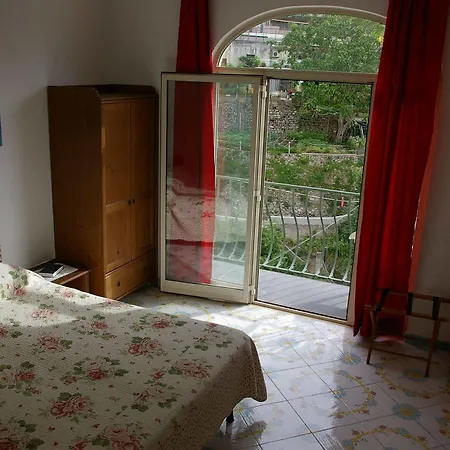 Venus 3* Positano