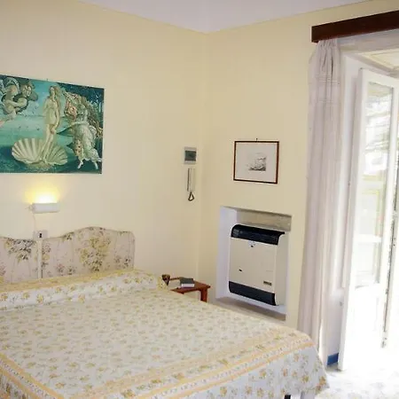 Venus 3* Positano