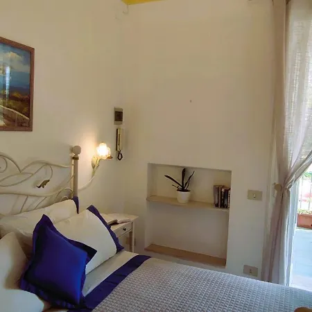 Venus Bed & Breakfast 3*